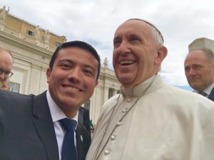 Selfie Mauricio met paus Franciscus