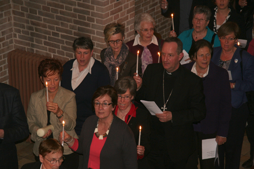 startviering-lichtprocessie-mgr-hoogenboom-foto-pastoor-huitink