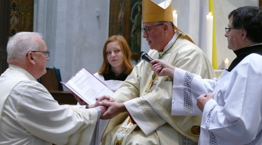 Mgr. Woorts wijdt Ferry Brokers tot diaken