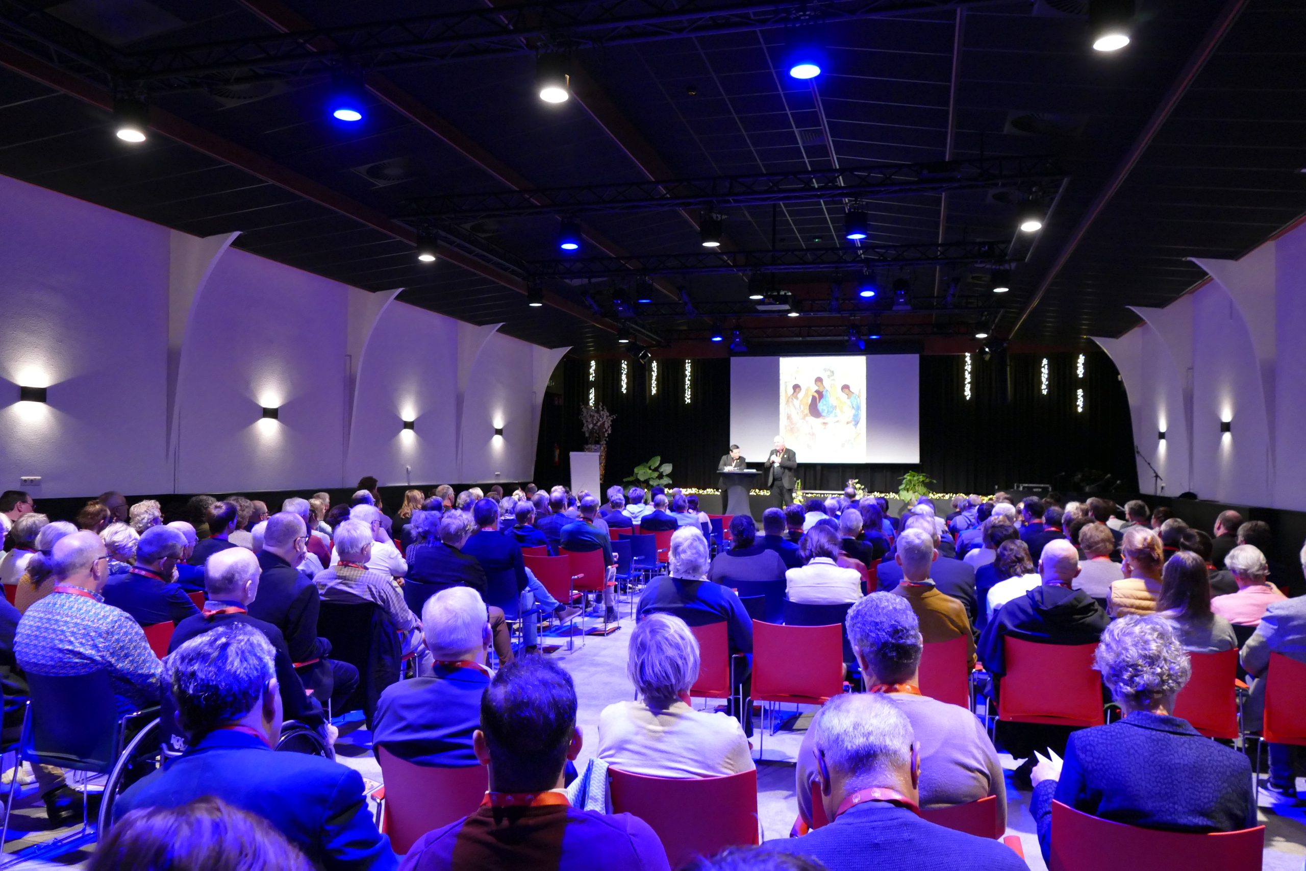 2025-11-29_Missionaire_parochiedag_02_Intro_bisdomstaf_04_©AartsbisdomUtrecht