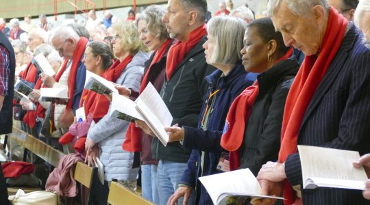 Utrechtse pelgrims bidden Lauden in Lourdes