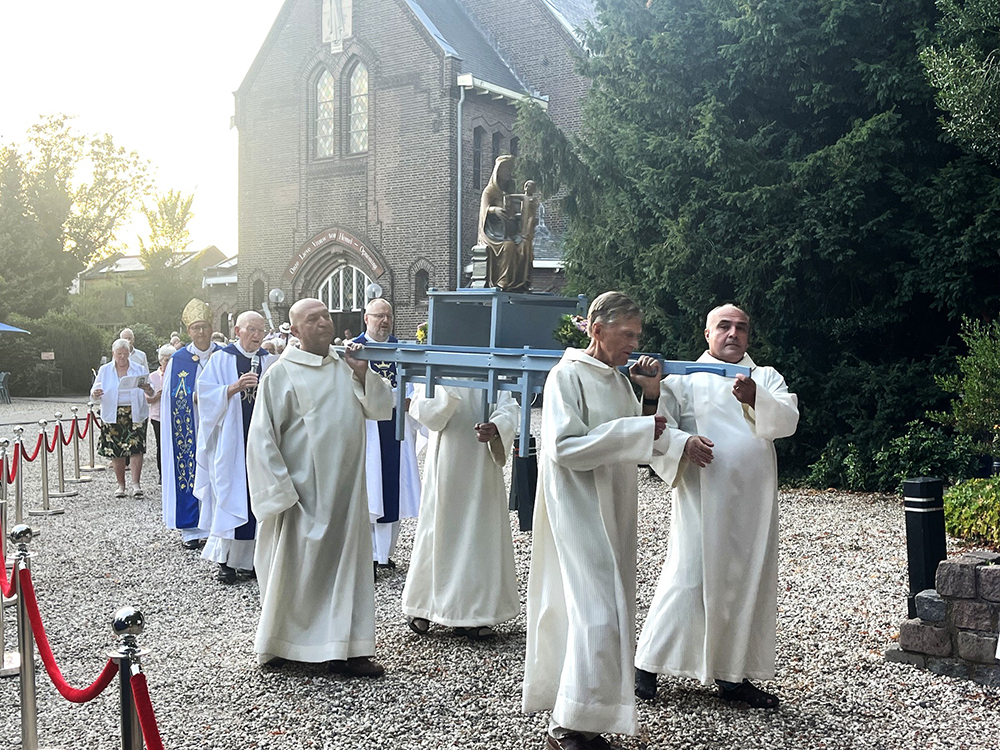 Maria Tenhemelopneming gloedvol gevierd in Renkum