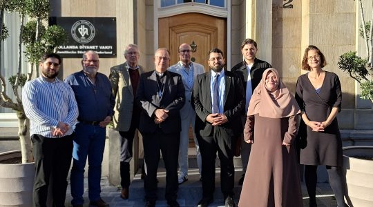 Moslims en katholieken spreken over secularisatie, nieuwe gelovigen en AI